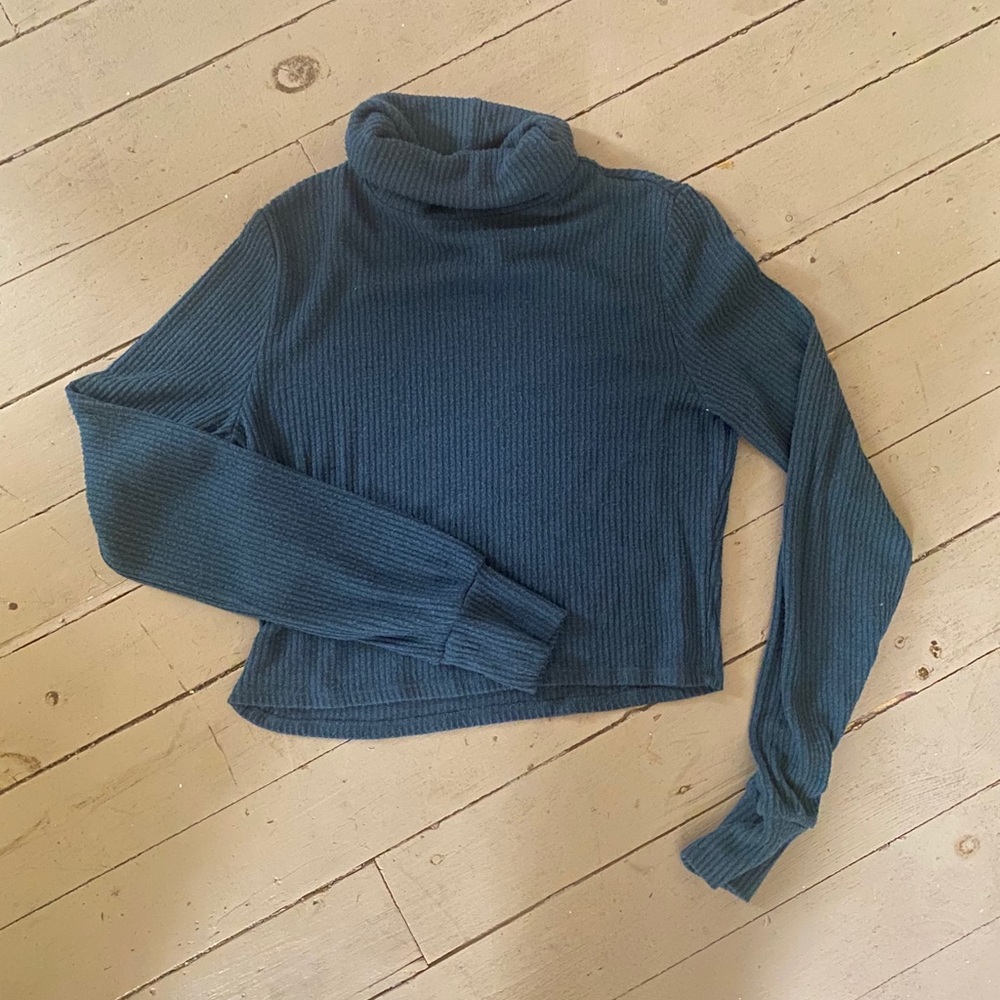 Garage turtleneck